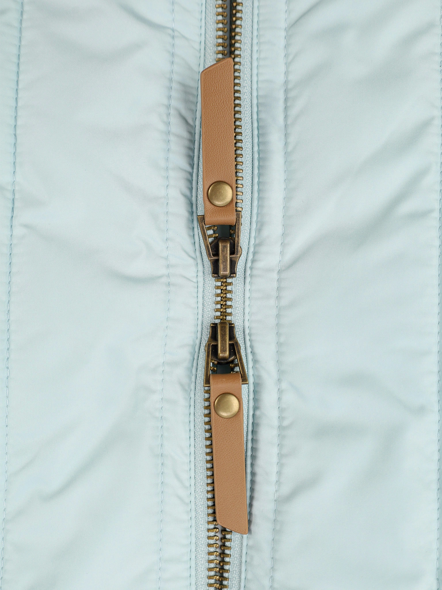 Пальто голубого цвета прямого кроя